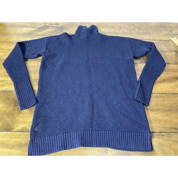 Lululemon Warm and Restore Knit Navy Turtle Neck Sweater 100% Merino Wool Size 6 - Picture 9 of 12